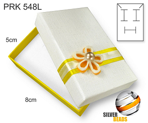 Krabička na šperky. Materiál papír+kytička. Ozn. PRK 548L. Velikost 8x5cm. Barva Bílo-Žlutá s plstěnou kytičkou. 