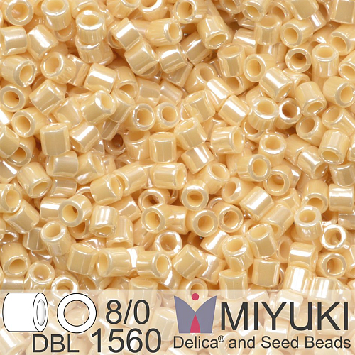 Korálky Miyuki Delica 8/0. Barva Opaque Dark Cream Luster DBL1560. Balení 5g.
