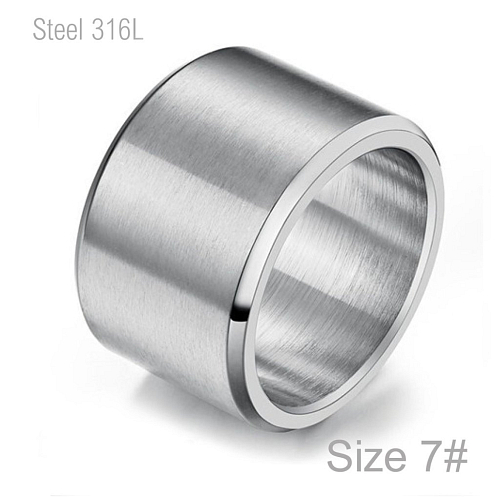 Široký prsten z chirurgické ocele R 257 je velmi zajímavý hladký prsten o velikosti 7