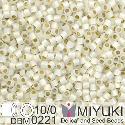 Korálky Miyuki Delica 10/0. Barva Gilt Lined White Opal DBM0221. Balení 5g.