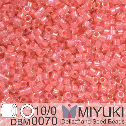 Korálky Miyuki Delica 10/0. Barva Coral Lined Crystal Luster DBM0070. Balení 5g.