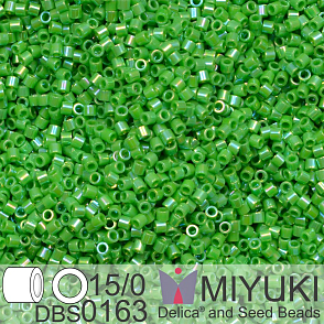 Korálky Miyuki Delica 15/0. Barva DBS 0163 Opaque Green AB. Balení 2g.