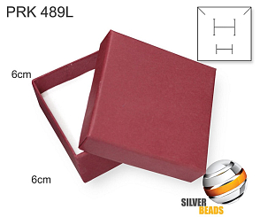 Krabička na šperky. Materiál papír . Ozn. PRK 489L. Velikost 6x6cm. Barva Vínová matná.