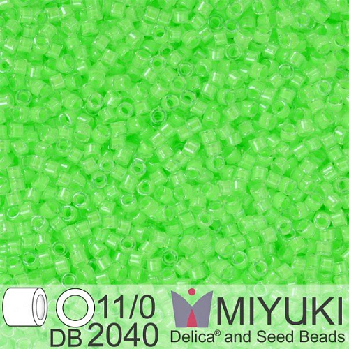 Korálky Miyuki Delica 11/0. Barva Luminous Mint Green  DB2040. Balení 5g.