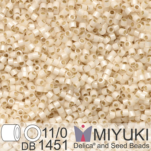 Korálky Miyuki Delica 11/0. Barva Silverlined Pale Cream Opal DB1451. Balení 5g.