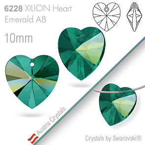 Swarovski XILION Heart 6228. Barva Emerald AB. Velikost 10mm