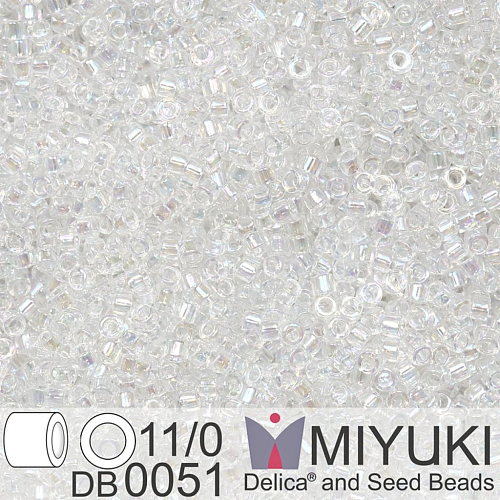 Korálky Miyuki Delica 11/0. Barva Crystal AB (průhledné s AB pokovem na povrchu) DB0051. Balení 5g.