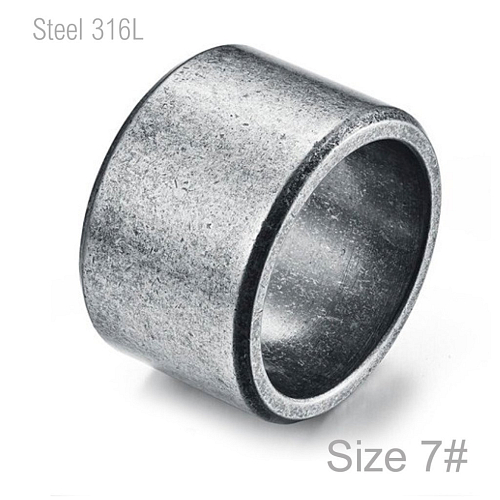 Široký prsten z chirurgické ocele R 254 je velmi zajímavý hladký prsten o velikosti 7