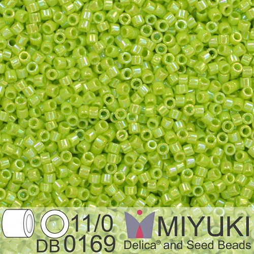 Korálky Miyuki Delica 11/0. Barva Op Chartreuse AB  DB0169. Balení 5g.
