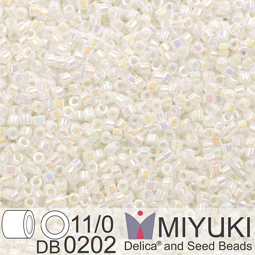Korálky Miyuki Delica 11/0. Barva White Pearl AB  DB0202. Balení 5g.