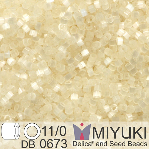 Korálky Miyuki Delica 11/0. Barva Antique Ivory Silk Satin DB0673. Balení 5g.