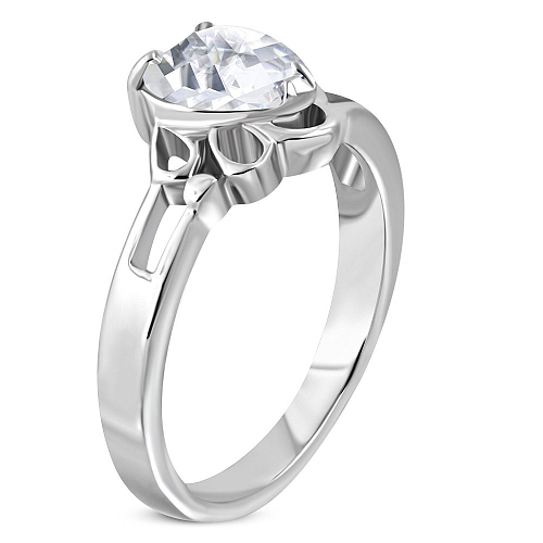 Ocelový prsten ZRC 037 s velkým krystalovým kamínkem ve tvaru srdce o velikosti 8