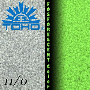 Korálky TOHO tvar ROUND (kulaté). Velikost 11/0. Barva č.2725-Glow In The Dark - Grey Crystal/Bright Green . Balení 8g.