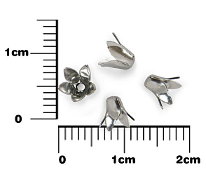 KAPLÍK číslo K001.Velikost pr.5,5mm v horní části, výška 5mm. Barva stříbrná.