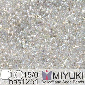 Korálky Miyuki Delica 15/0. Barva DBS 1251 Transparent Gray Mist AB. Balení 2g.