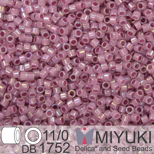 Korálky Miyuki Delica 11/0. Barva Spkl Orchid Lined Opal AB DB1752. Balení 5g.