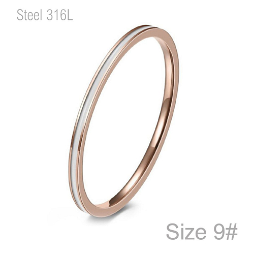 Prsten z chirurgické ocele P 236 jako jednoduchý prstýnek s linkami o velikosti 9