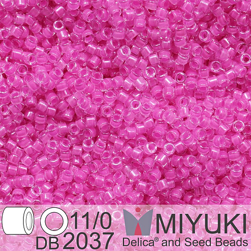 Korálky Miyuki Delica 11/0. Barva Luminous Hot Magenta  DB2037. Balení 5g.