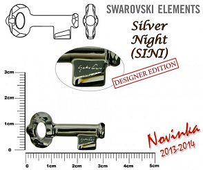 SWAROVSKI KEY to the Forest 6918 ( podpis  YOKO ONO) barva SILVER NIGHT velikost 30mm.