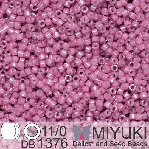 Korálky Miyuki Delica 11/0. Barva Dyed Opaque Antique Rose DB1376. Balení 5g.
