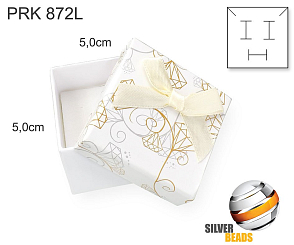 Krabička na šperky. Materiál papír+mašle . Ozn. PRK 872L. Velikost 5x5cm. Barva Bílá s ornamenty