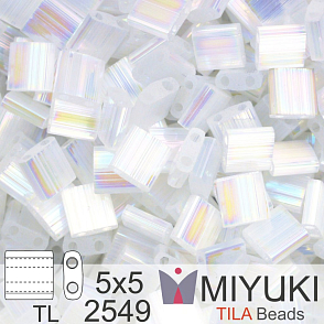 Korálky MIYUKI tvar TILA BEADS velikost 5x5mm. Barva TL-2549 Crystal AB Silk Satin. Balení 5g.
