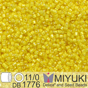 Korálky Miyuki Delica 11/0. Barva White Lined Yellow AB DB1776. Balení 5g.