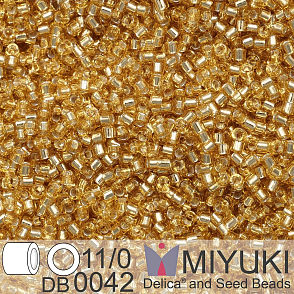 Korálky Miyuki Delica 11/0. Barva S/L Gold (průhledná s zlatým průzahem)  DB0042. Balení 5g.