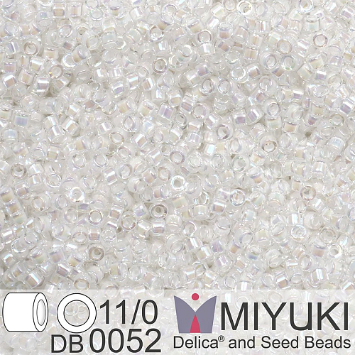Korálky Miyuki Delica 11/0. Barva Pale Peach Lined Crystal AB DB0052. Balení 5g