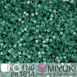 Korálky Miyuki Delica 11/0. Barva Dyed Emerald Silk Satin DB1814. Balení 5g.