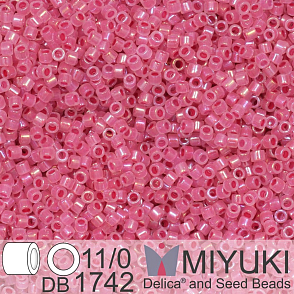 Korálky Miyuki Delica 11/0. Barva Rose Lined Opal AB DB1742. Balení 5g.