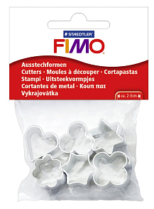Sada obsahuje 6 druhů kovových vykrajovátek (o velikosti 2-3cm) - srdce, kytka, čtyřlístek, hvězda, trojkruh, šesticípá hvězda.