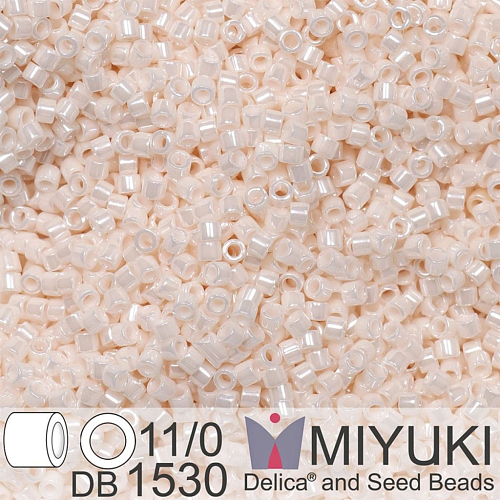Korálky Miyuki Delica 11/0. Barva Opaque Bisque White Ceylon DB1530. Balení 5g.